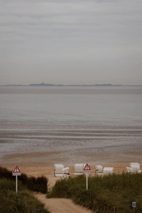 Salz, Stürme und das Meer: Aufstieg und Fall der mittelalterlichen nordfriesischen Küstenlandschaft (